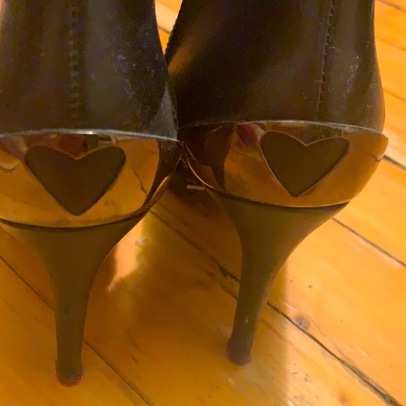 Shoes - Picture 4 of 4